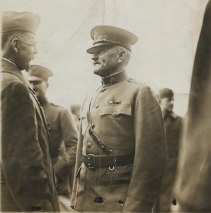 Photo of General Pershing and Major General Harbord